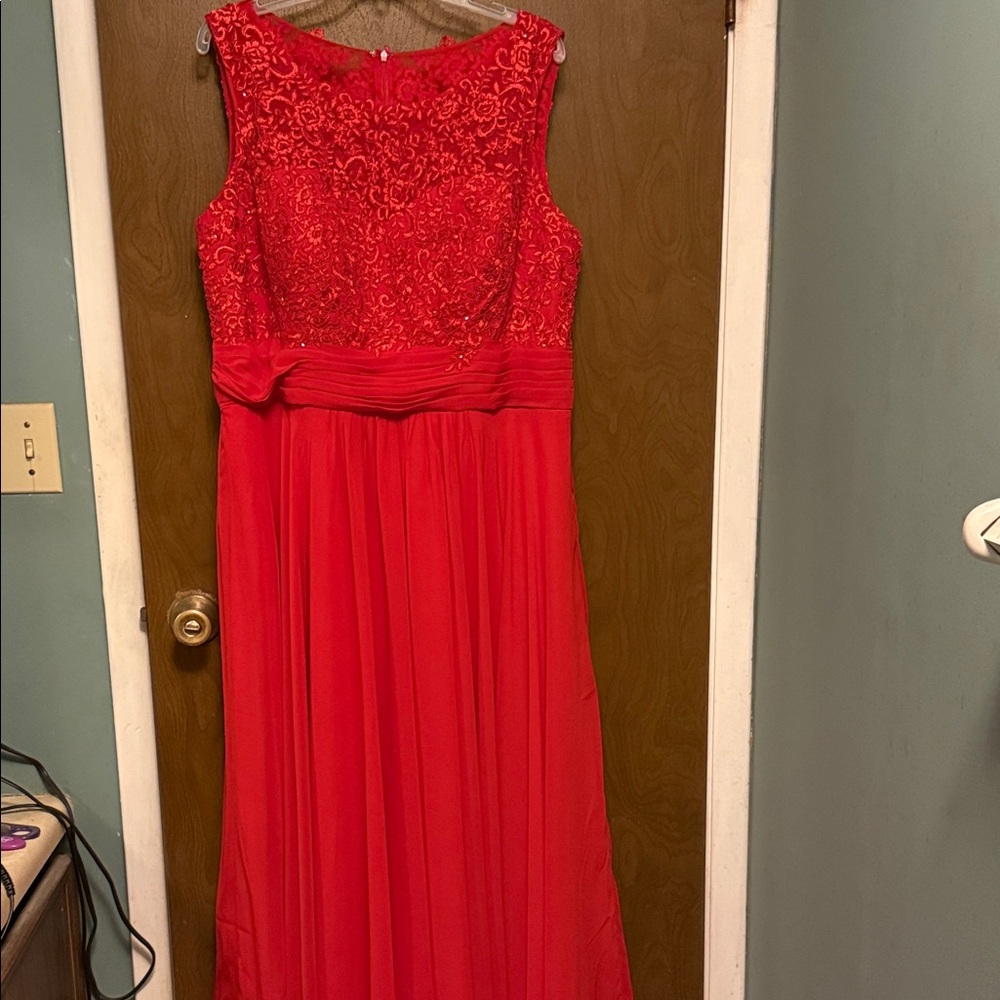 NWOT Elegant Red Sleeveless Gown size 14